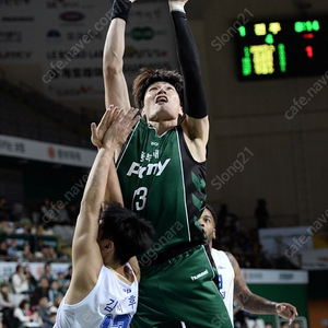 16-17시즌 윤호영 선수 홈, 어웨이 실착 유니폼 하의