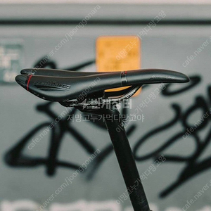 [새제품] 145g 셀레 산마르코 아스피데 카본 초경량 자전거 안장