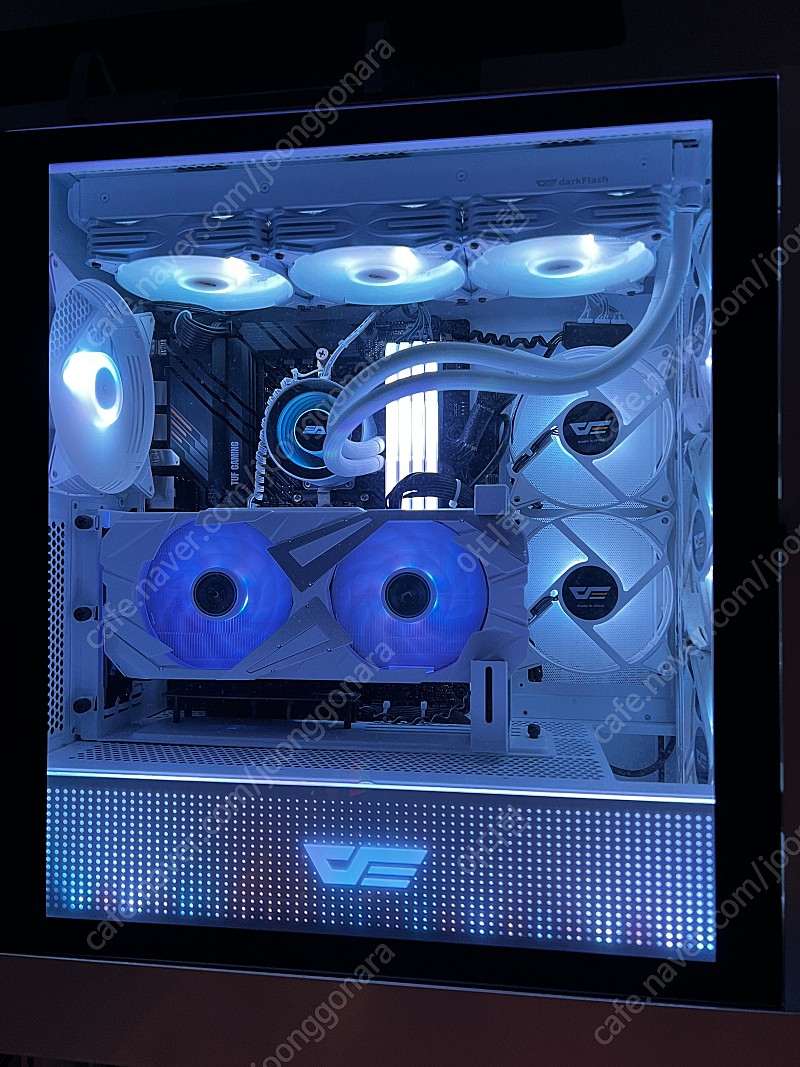 (3/31까지 판매)올화이트 고사양 게이밍 컴퓨터 판매합니다(5600x/3060ti/500g/32g/2tb)