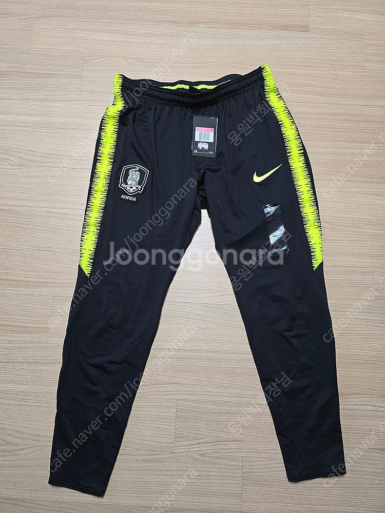 18-20 국대 테크니컬팬츠 팝니다--2