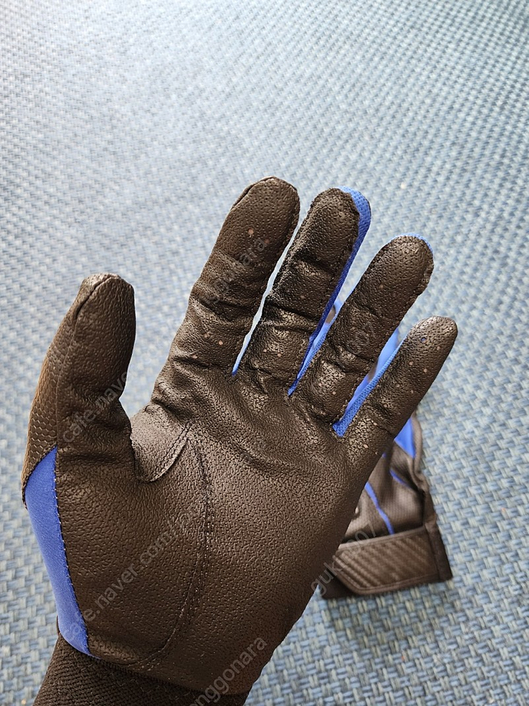 언더아머 배팅장갑--1