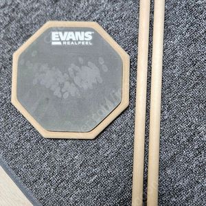 에반스 리얼필 6인치 드럼 연습 패드 + 드럼 스틱