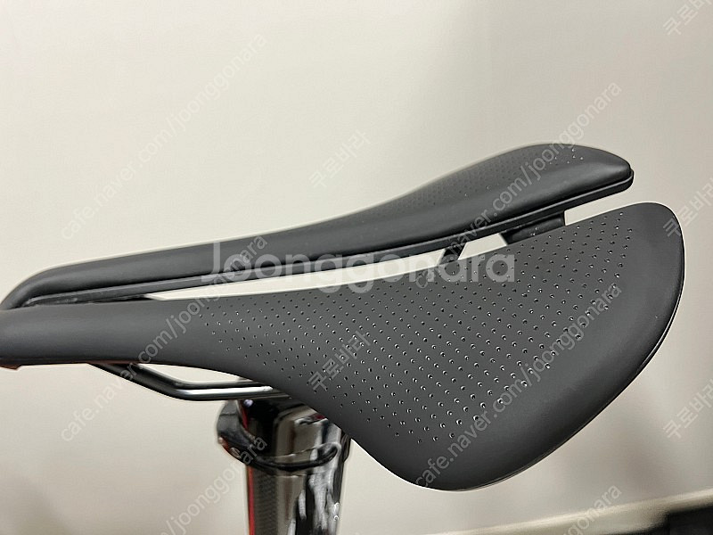 에올루스 엘리트 안장 155mm 판매합니다--1