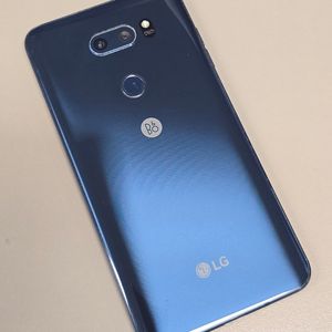 LG V30 블루색상 64기가 미세파손 가성비폰 4만원에 판매합니다