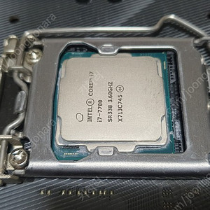 Intel i7-7700 + Asus Strix H270f Gaming + 삼성램 16GB