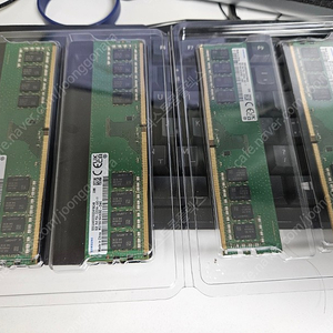 삼성전자 DDR4-3200 (8GB) * 4개
