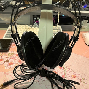 akg k702