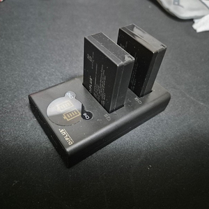 캐논EOS M50바디(블랙) + 번들렌즈 + 22mm단렌즈 + 추가 배터리