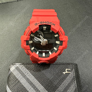 지샥(G-SHOCK) GA-700-4ADR 판매합니다.