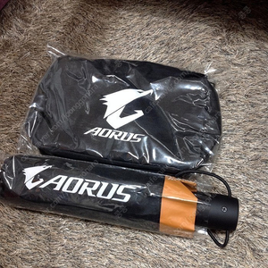 AORUS 어로스 피규어 3종, AORUS 어로스 우산, AORUS 어로스 파우치 새제품 일괄,개별 팝니다.