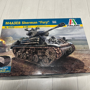 이타레리 1/35 M4A3E8 셔먼 FURY 전차 밀리터리 AFV 미조립