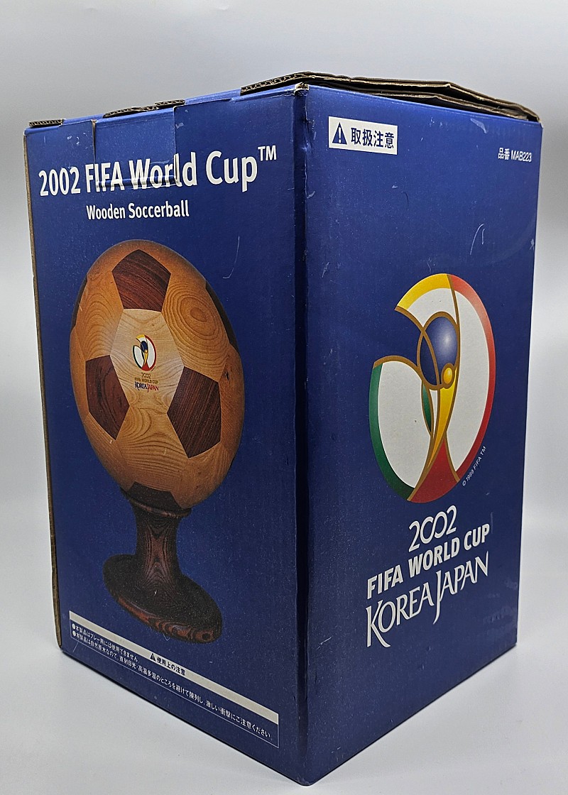 몰텐 2002년 한일 월드컵 나무 축구공 판매