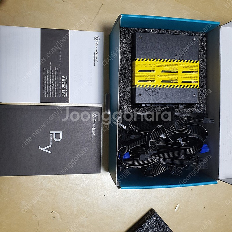 실버스톤 sx700 플래티넘 sfx파워 텍포10팝니다--2