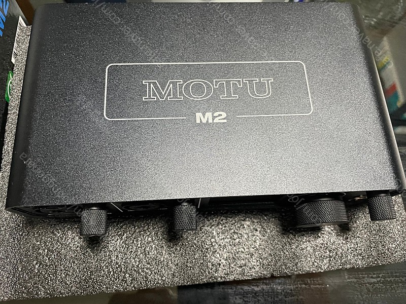 Motu M2 오디오 인터페이스