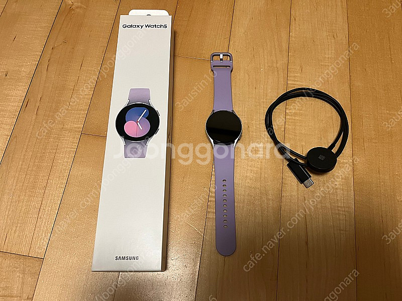 갤럭시워치5 40mm 실버 판매합니다.--0