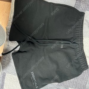 피어오브갓 에센셜 쇼츠, Fear Of God Essentials, 쇼츠 S size 블랙 팝니다.