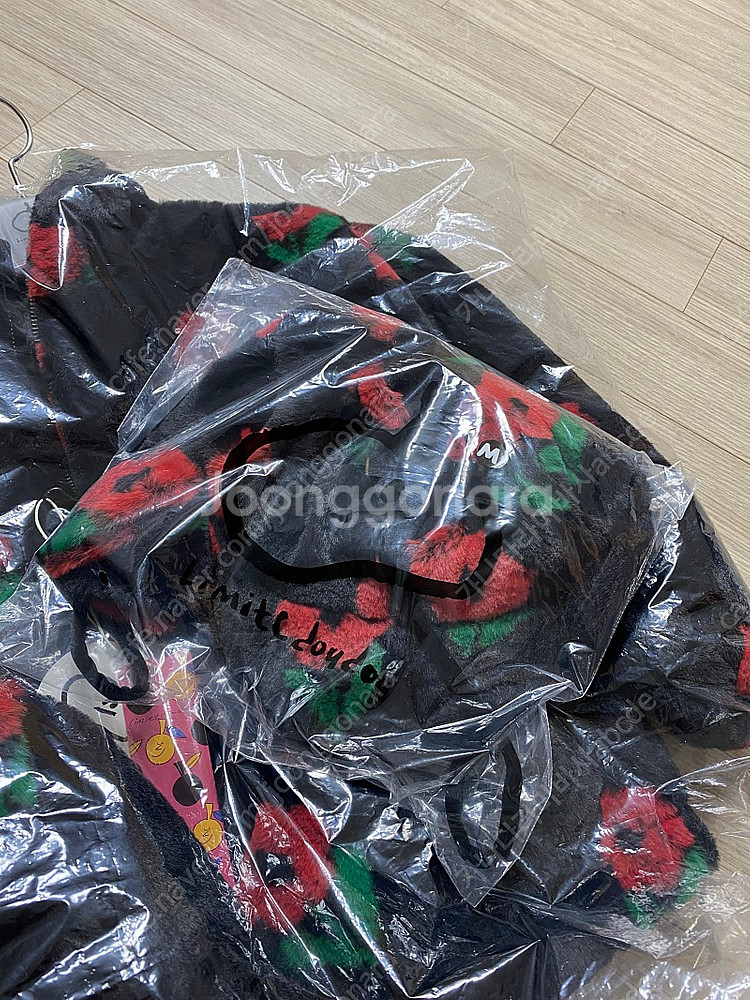 리미떼두두 블랙 플라워 퍼 자켓(XL) 모자(M) 새상...--5