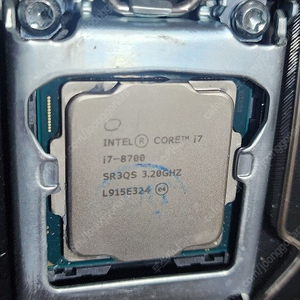 i7 8700 + 순정쿨러