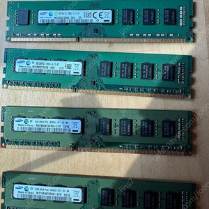 DDR3 RAM 2GB , 4GB 각 2개 팝니다~