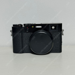 FUJIFILM X100V