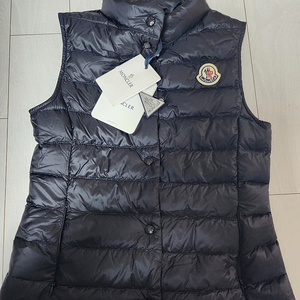 정품몽클레어 moncler 키즈경량 조끼 베스트블랙새제품