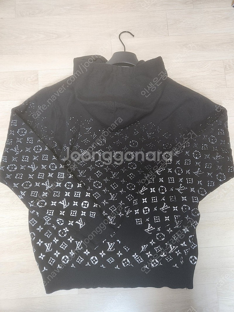 루이비통 그라디언트 니트 후드--2