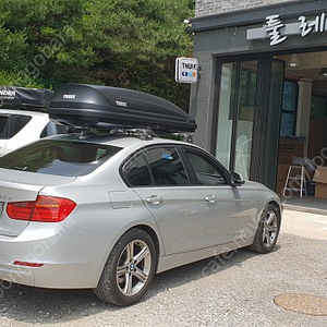 BMW320d에 장착한 툴레세트 가로바+루프박스 판매합니다.