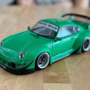 오토아트 1:18 포르쉐 993 RWB 판매 합니다