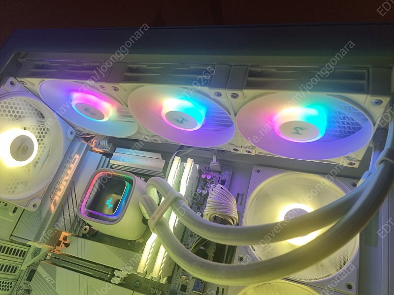 DEEPCOOL CPU 수냉쿨러 LS720 WH 화이트 판매합니다.