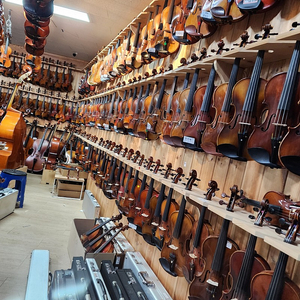 바이올린 국산바이올린 /심로 효정 유니버셜 외제 수제악기등 다양한브랜드 6~7만전후로 다양 점검완료 보상판매가능 첼로도 다양하게있음