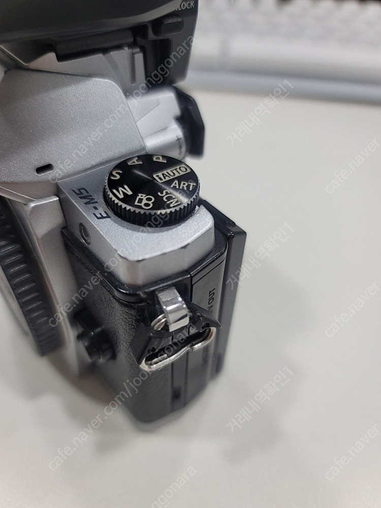 올림푸스 om-d e-m5 바디 판매합니다.--3