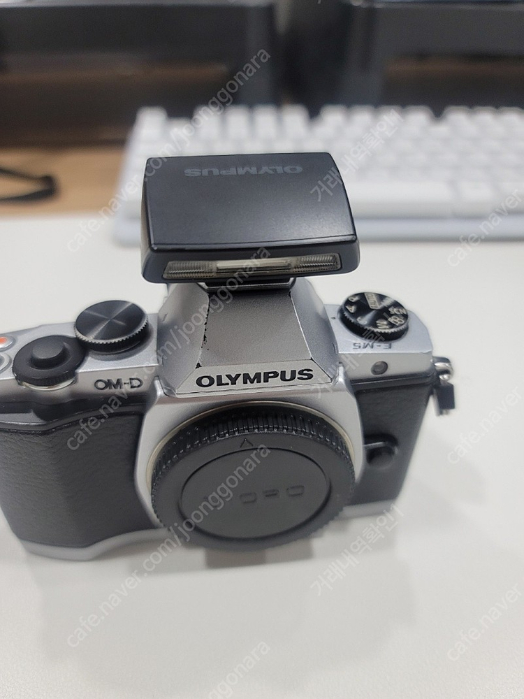 올림푸스 om-d e-m5 바디 판매합니다.--4