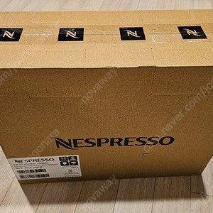 네스프레소 에센자 미니 C30 화이트 새상품 팝니다. (Nespresso Essenza Mini C30)