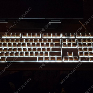 VARMILO VA108Mac 밀키 화이트 PBT 염료승화 영문 (저소음 적축) 키보드 팝니다