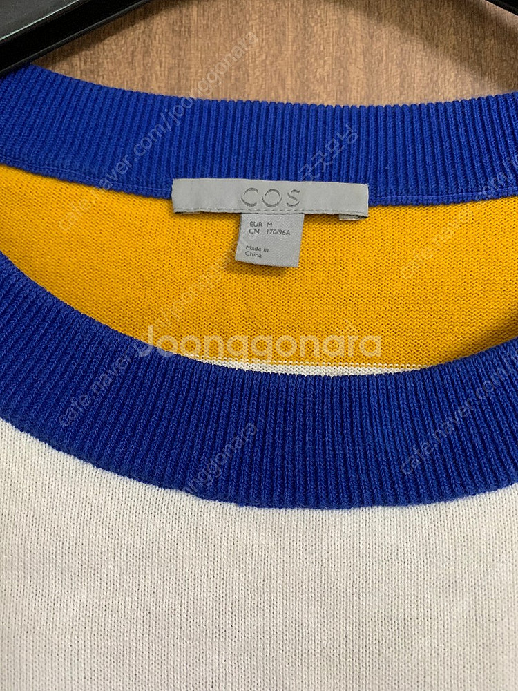 코스 니트 팝니다.--1