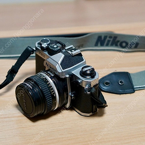 니콘 FM2 필름카메라(실버바디)와 악세사리