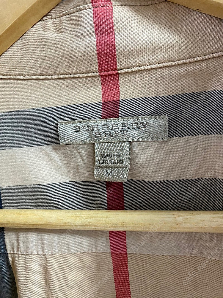 여 버버리 브릿 정품 베이지 노바체크 긴팔 셔츠 M사이즈--4