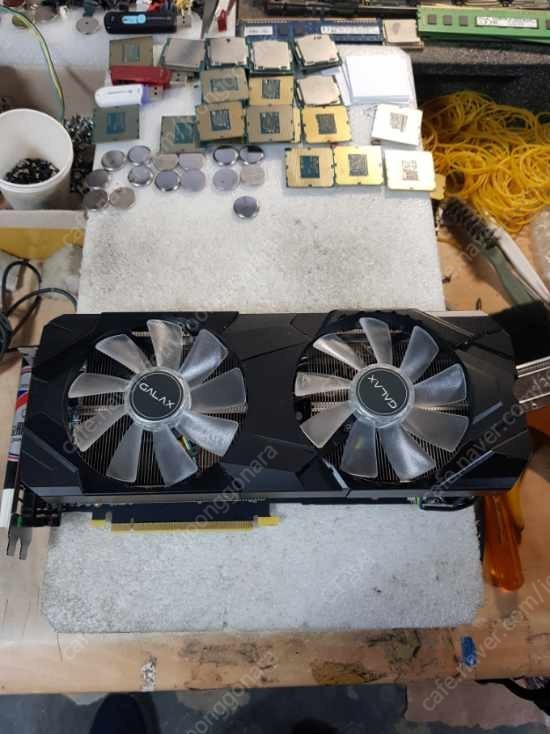 중고 GALAX RTX 2060 SUPER EX-1 CLICK OC 8G 팝니다.