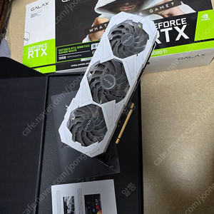 갤럭시 RTX3080 Ti EX GAMER WHITE , 바이스키 수냉키트 , 리안 RGB케이블 세트팝니다.