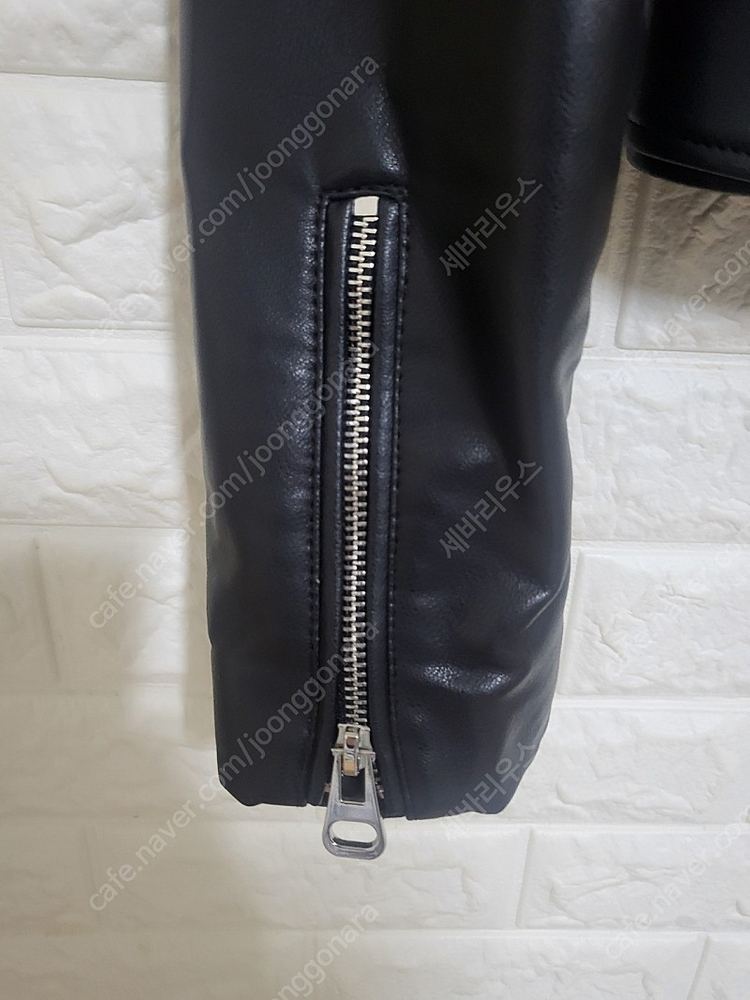 자라 여성 자켓 페이크 레더 바이커 점퍼 여성 S 44--3