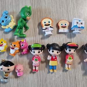 각종 캐릭터 피규어 브레드이발소 콩순이 엉덩이탐정