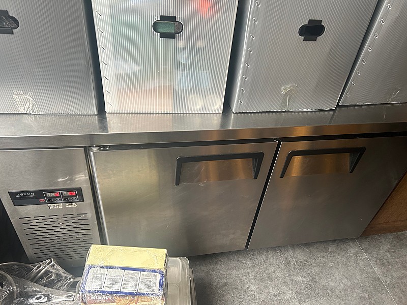 그랜드우성 간냉식 1500 냉장냉동고 판매합니다 (냉장+냉동)