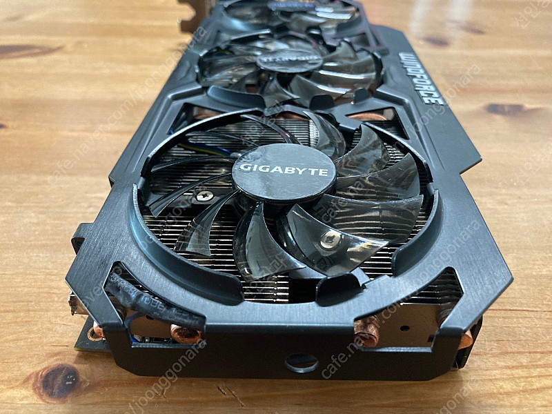 라데온 R9 290 기가바이트 윈드포스 중고 그래픽카드 판매.