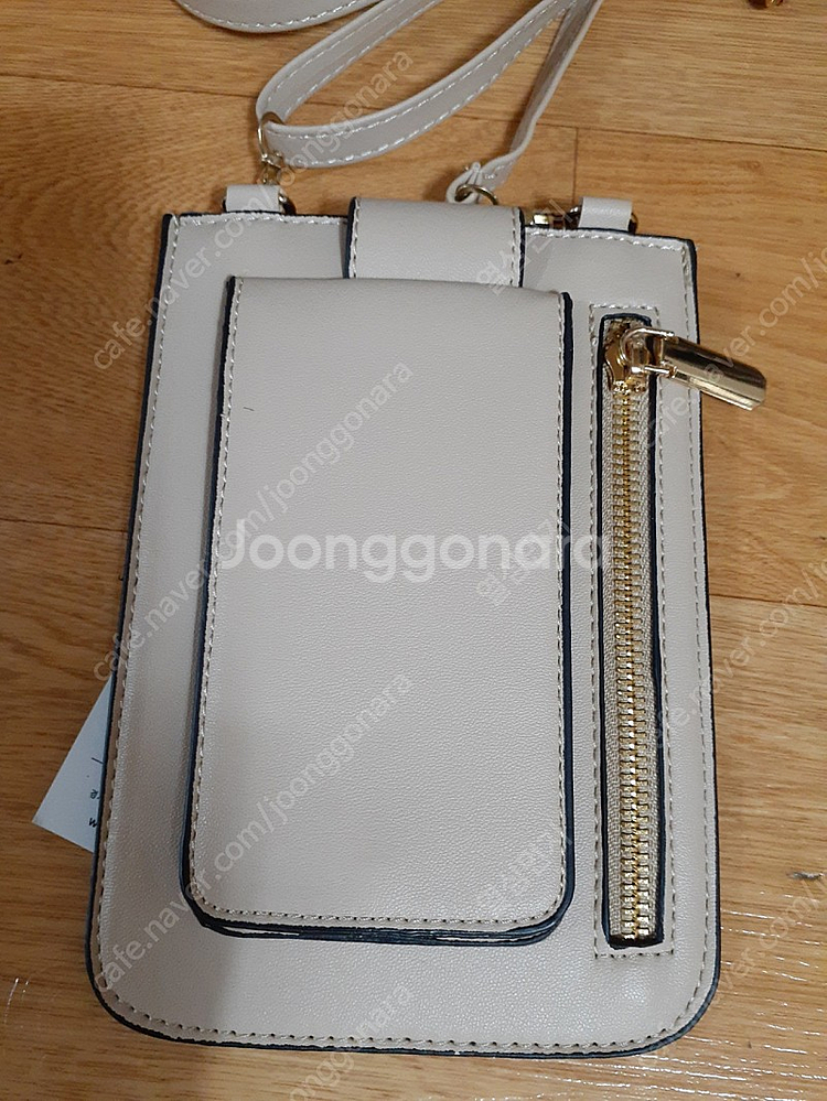 가방 새거입니다 핸드폰 카드등 사용해요 편하게 사용하세...--1