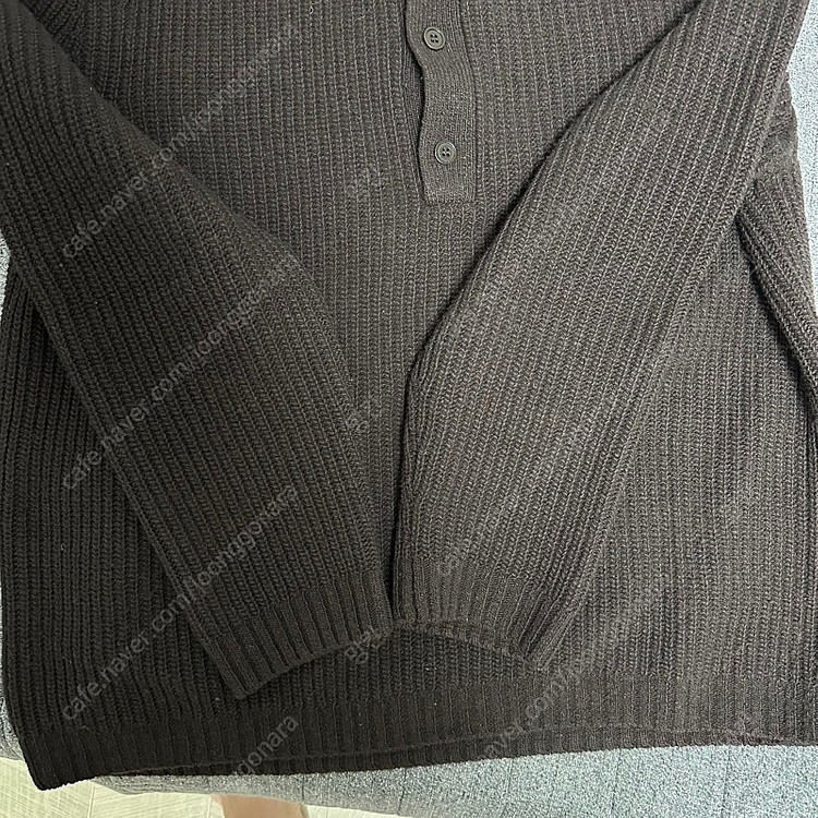 코스 릴렉스드핏 울캐시미어 폴로 니트 M 브라운 판매합니다--4