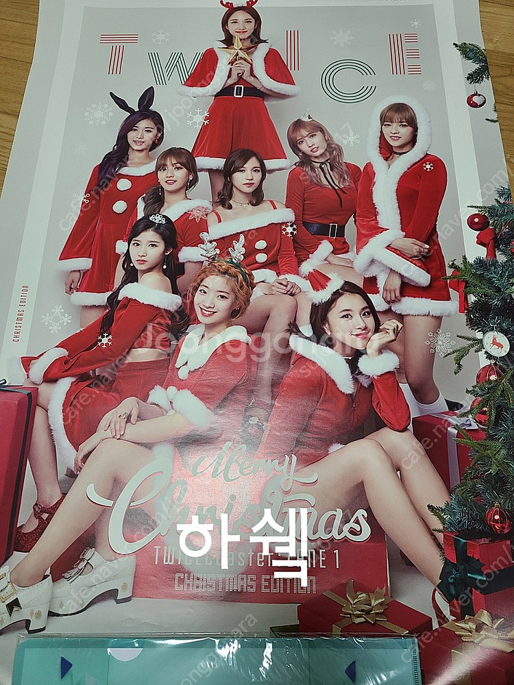 트와이스 포스터 모음--0