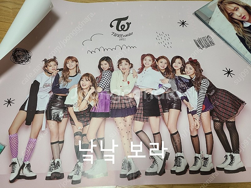 트와이스 포스터 모음--1