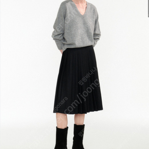 nothing written 낫띵리튼 Classic pleated mid-skirt m사이즈