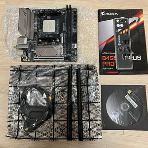 기가바이트 B450i aorus pro wifi 팝니다.