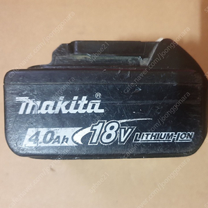 마키타 18V 4A 배터리입니다